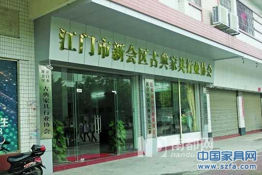 邱德厚一一回應質疑。