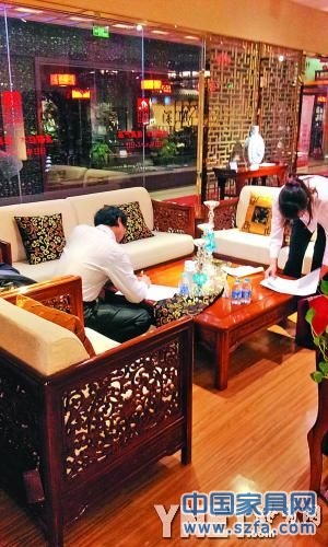 先查“三證”再出手,將成為日后消費(fèi)紅木家具的標(biāo)準(zhǔn)步驟